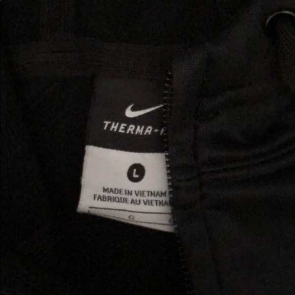 Boys Nike therma fit hoodie - Picture 2 of 6